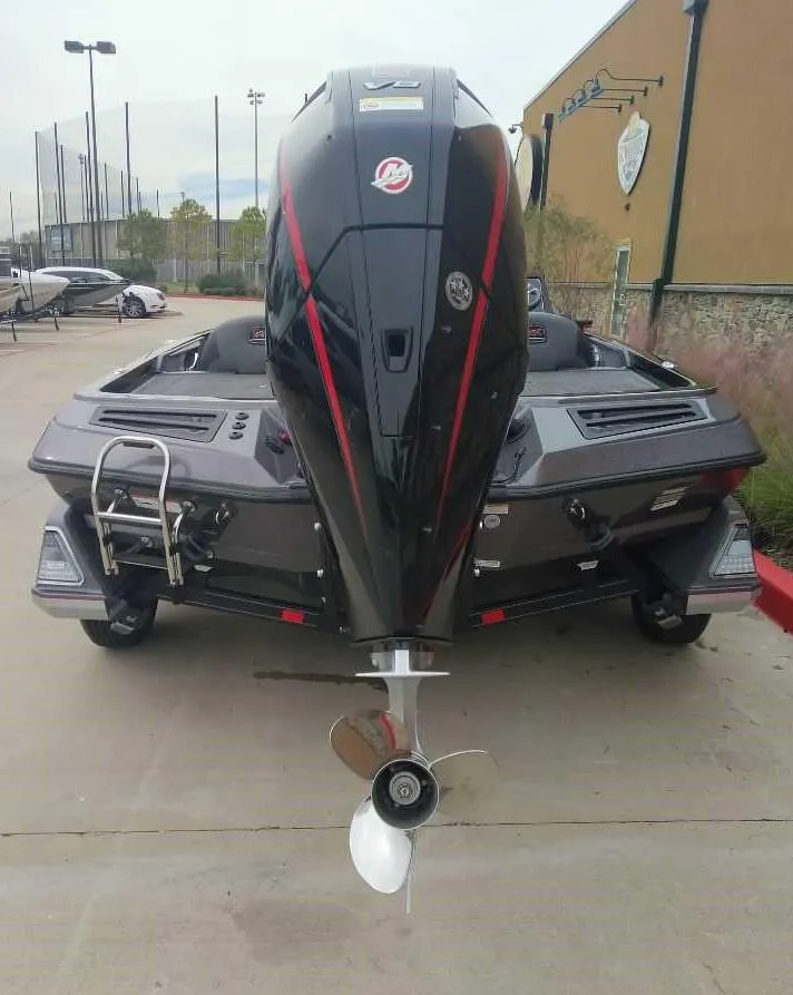 Slide: The Image of 2024 Ranger Z519 Ranger Cup Equipped boat, rear view with powerful outboard motor. - 4