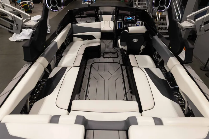 Slide: The Image of Malibu 24 MXZ 2020 - 16
