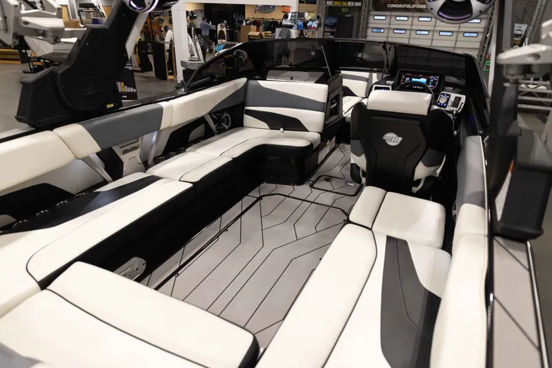 Slide: The Image of Malibu 24 MXZ 2020 - 27