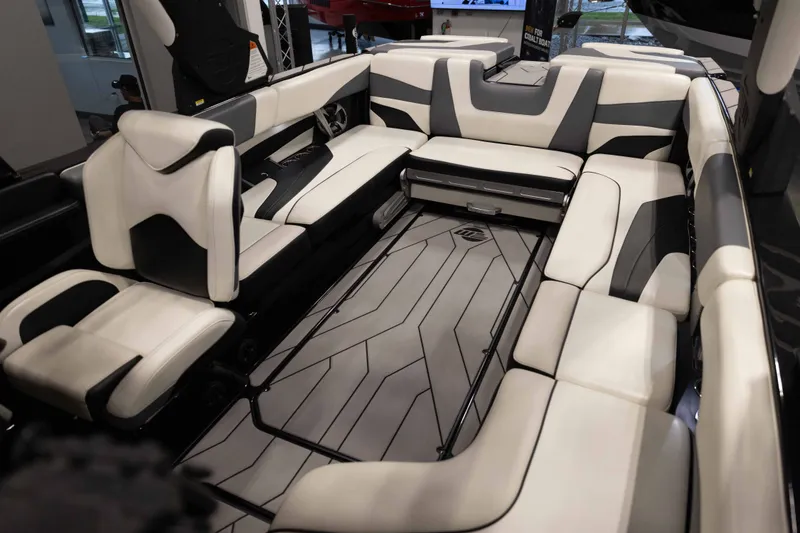 Slide: The Image of Malibu 24 MXZ 2020 - 32