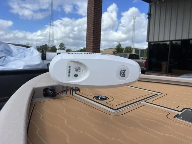 Slide: The Image of Avid 21 FSX 2024 - 10