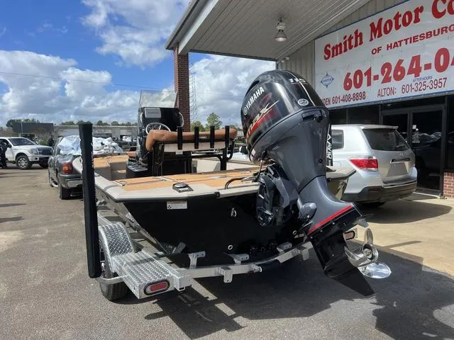 Slide: The Image of Avid 21 FSX 2024 - 19