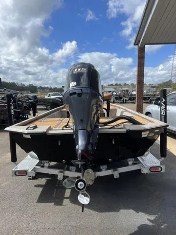 Slide: The Image of Avid 21 FSX 2024 - 20