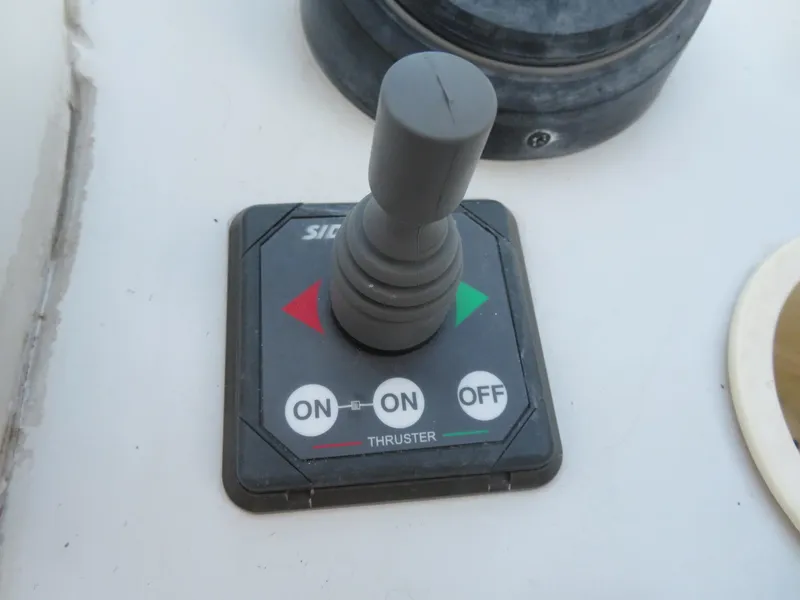 Slide: The Image of Blue Water 5800 Motor Yacht 2000 - 113