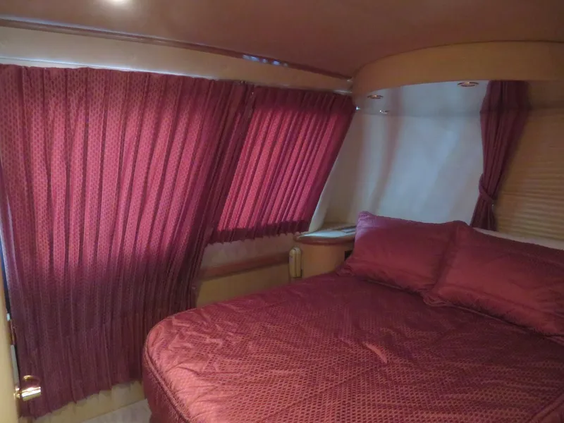 Slide: The Image of Blue Water 5800 Motor Yacht 2000 - 70