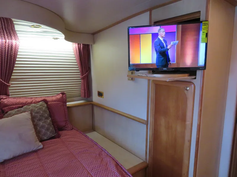 Slide: The Image of Blue Water 5800 Motor Yacht 2000 - 74