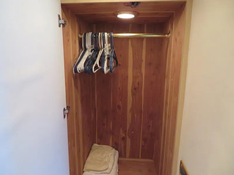 Slide: The Image of Blue Water 5800 Motor Yacht 2000 - 77