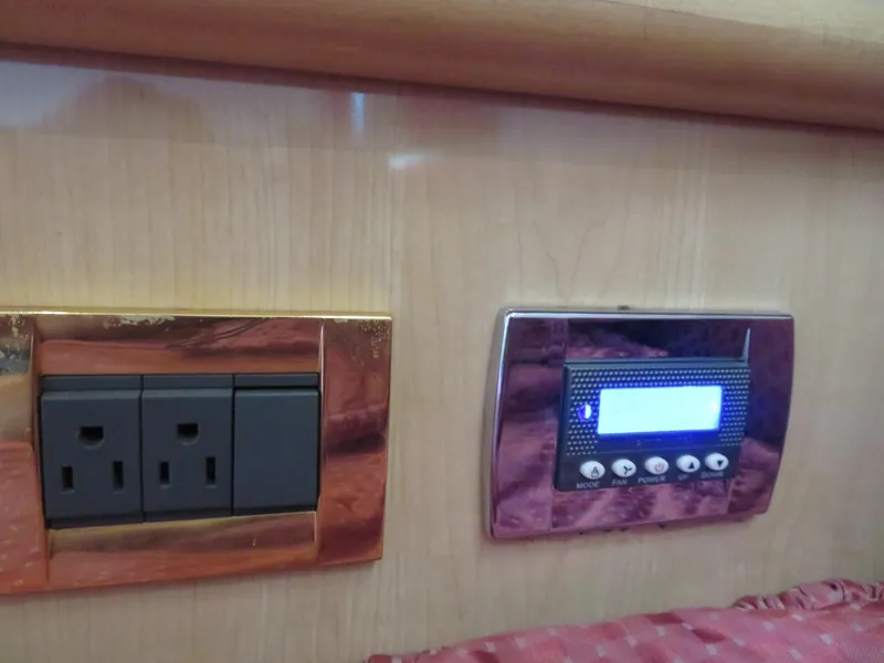 Slide: The Image of Blue Water 5800 Motor Yacht 2000 - 79