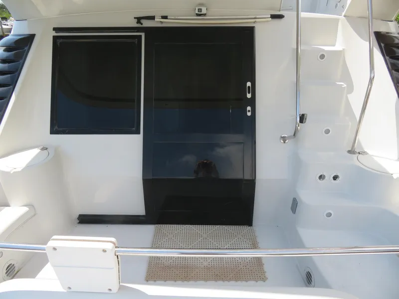 Slide: The Image of Blue Water 5800 Motor Yacht 2000 - 90