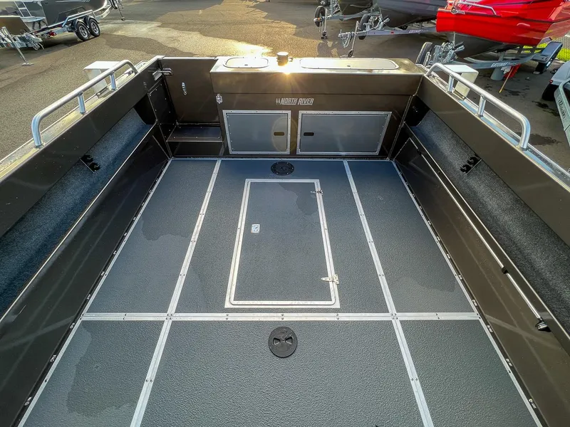 Slide: The Image of North River 24' Seahawk 2026 - 15