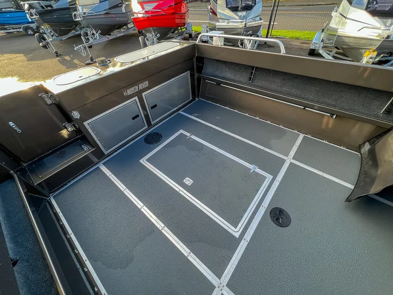 Slide: The Image of North River 24' Seahawk 2026 - 16