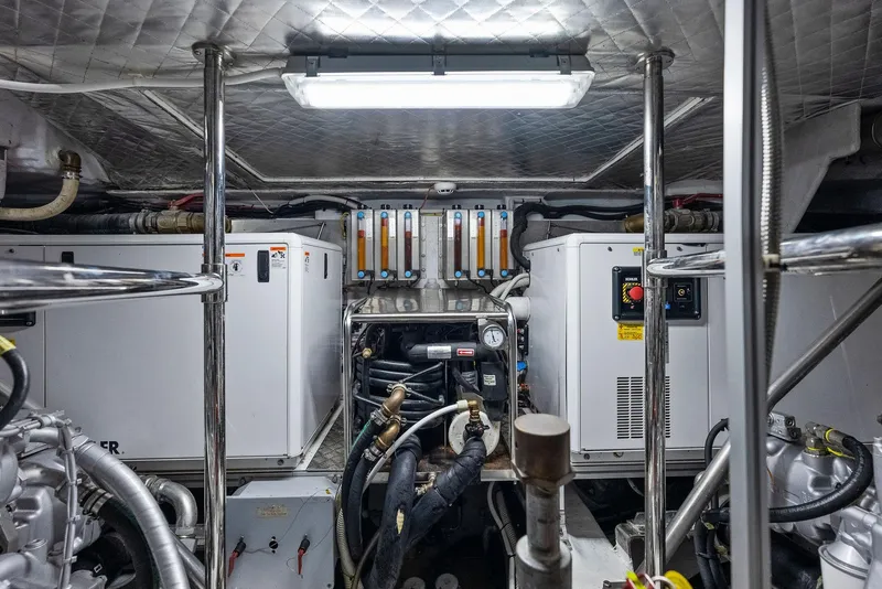 Slide: The Image of Pershing 82 2017 - 100