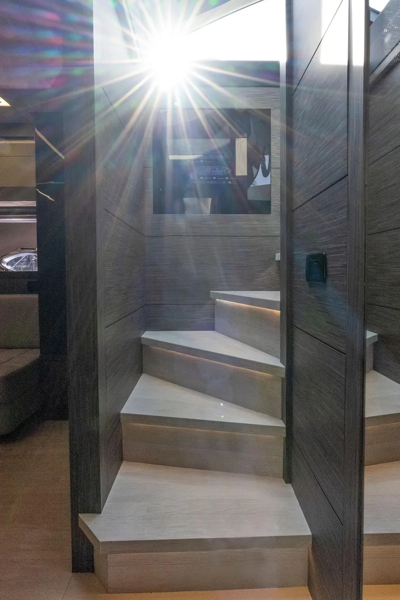 Slide: The Image of Pershing 82 2017 - 60