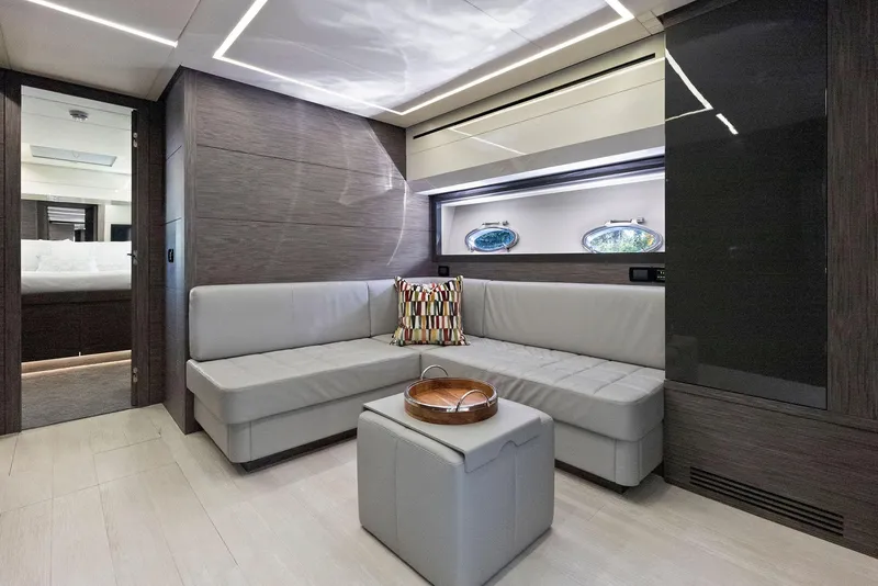 Slide: The Image of Pershing 82 2017 - 62