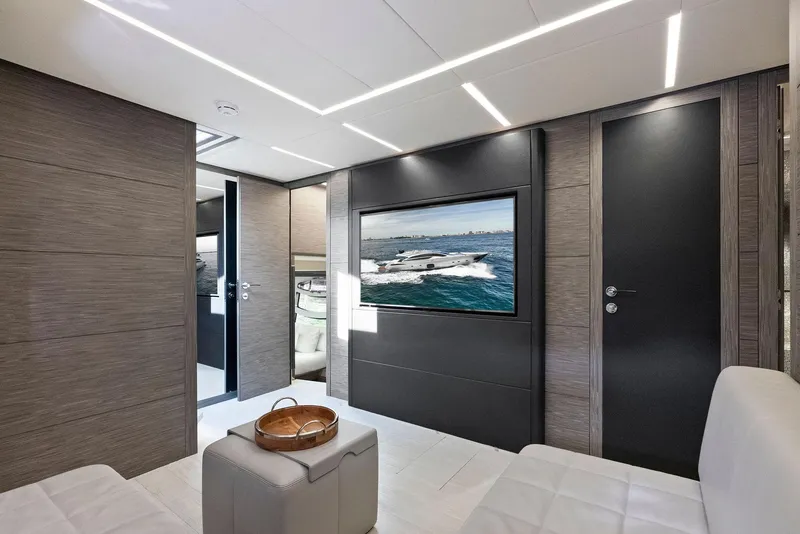 Slide: The Image of Pershing 82 2017 - 64