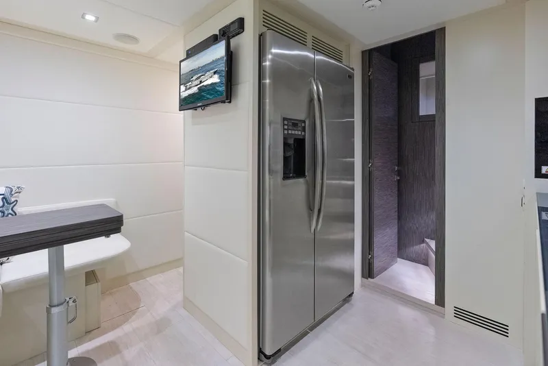 Slide: The Image of Pershing 82 2017 - 67