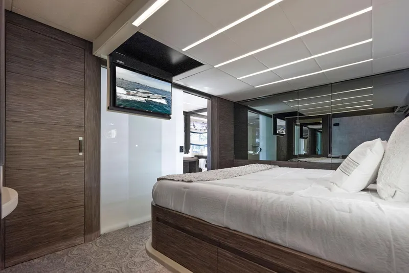 Slide: The Image of Pershing 82 2017 - 74