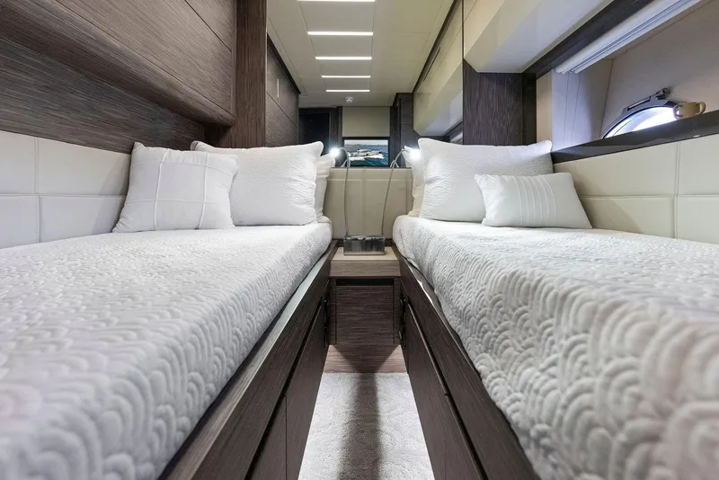 Slide: The Image of Pershing 82 2017 - 78