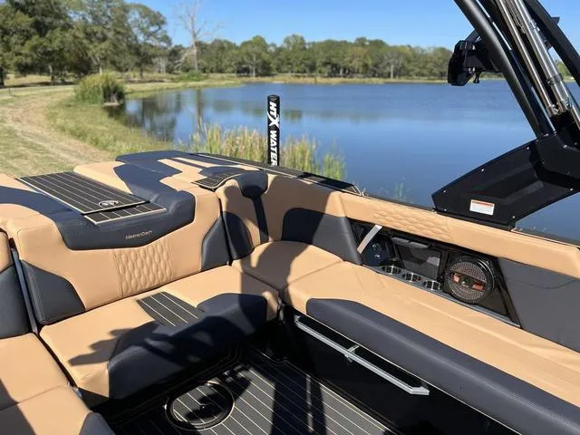 Slide: The Image of MasterCraft XT23 Ashley Kidd Edition 2024 - 12