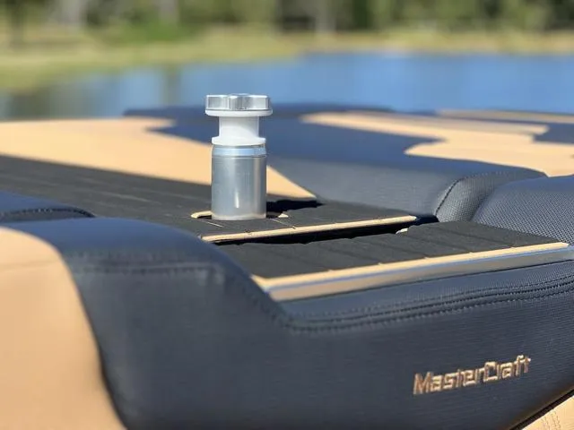 Slide: The Image of MasterCraft XT23 Ashley Kidd Edition 2024 - 15