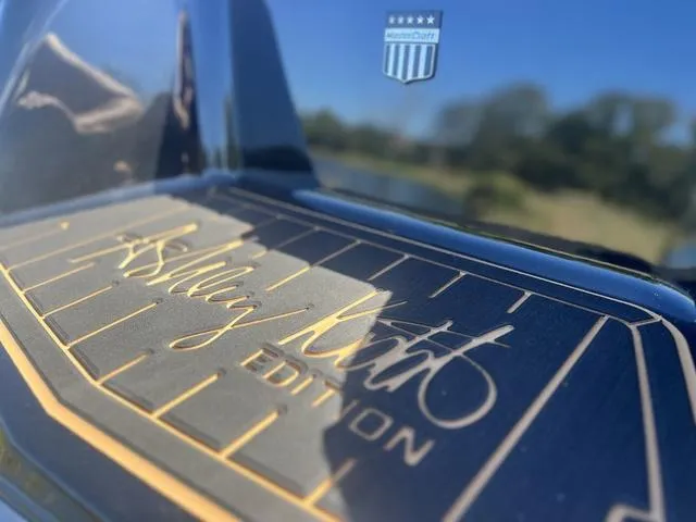 Slide: The Image of MasterCraft XT23 Ashley Kidd Edition 2024 - 16