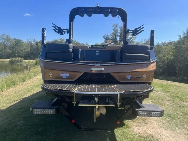 Slide: The Image of MasterCraft XT23 Ashley Kidd Edition 2024 - 17