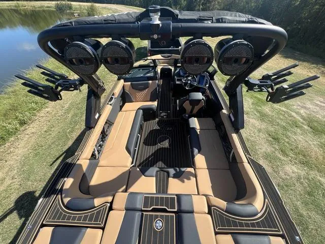 Slide: The Image of MasterCraft XT23 Ashley Kidd Edition 2024 - 6