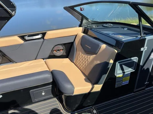 Slide: The Image of MasterCraft XT23 Ashley Kidd Edition 2024 - 9