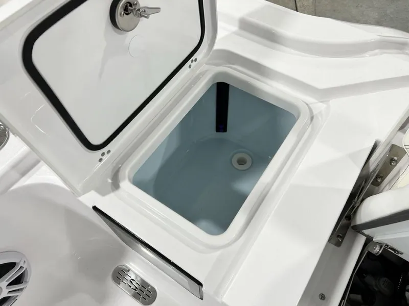 Slide: The Image of Sportsman Masters 267OE Bay Boat 2024 - 52