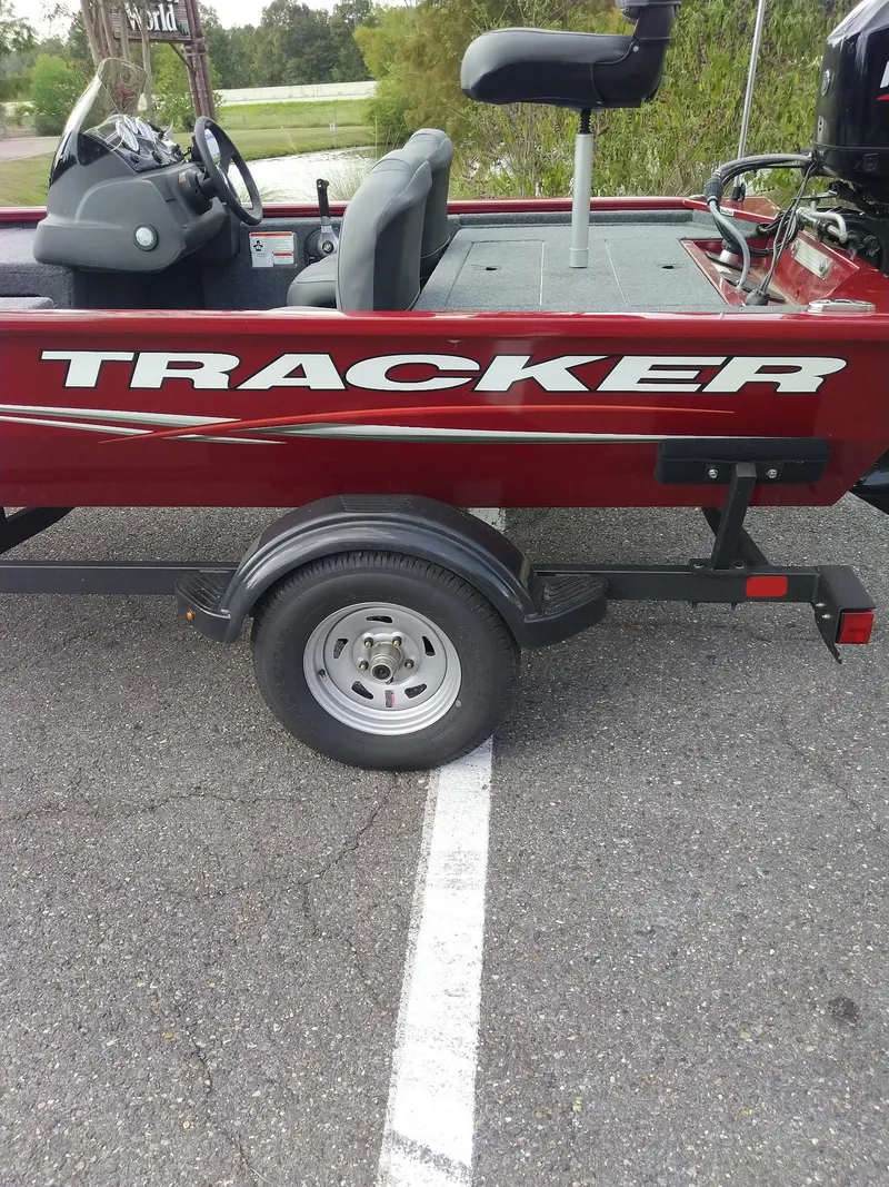 Slide: The Image of 2024 Tracker Pro 170 boat on trailer, side view. - 20