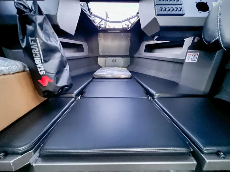 Slide: The Image of Stabi-Craft 2500 Ultracab XL 2026 - 14