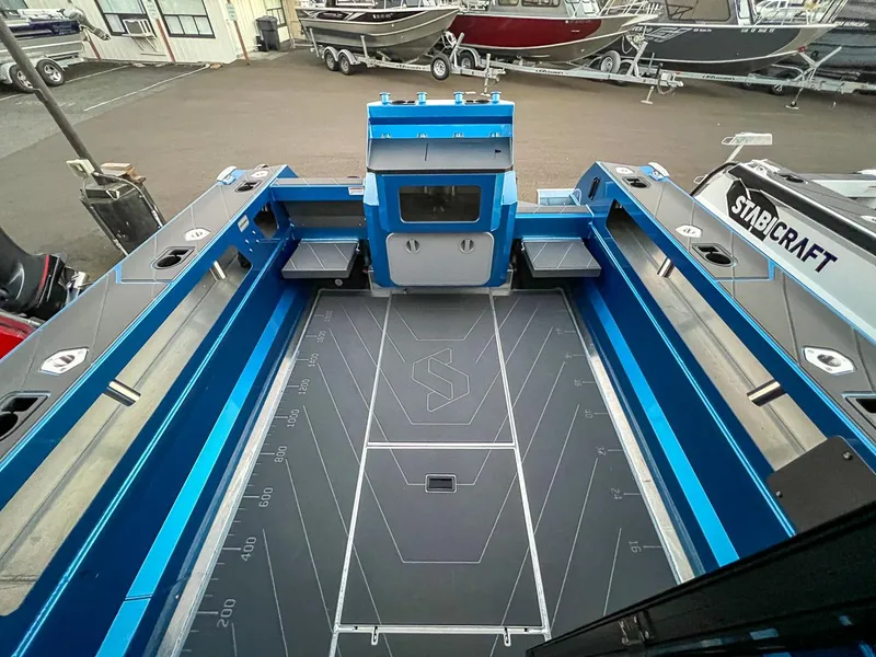 Slide: The Image of Stabi-Craft 2500 Ultracab XL 2026 - 16