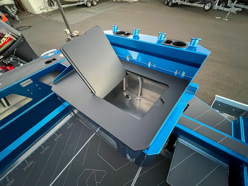 Slide: The Image of Stabi-Craft 2500 Ultracab XL 2026 - 20