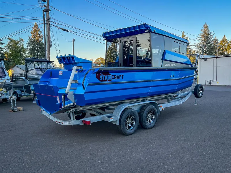 Slide: The Image of Stabi-Craft 2500 Ultracab XL 2026 - 3