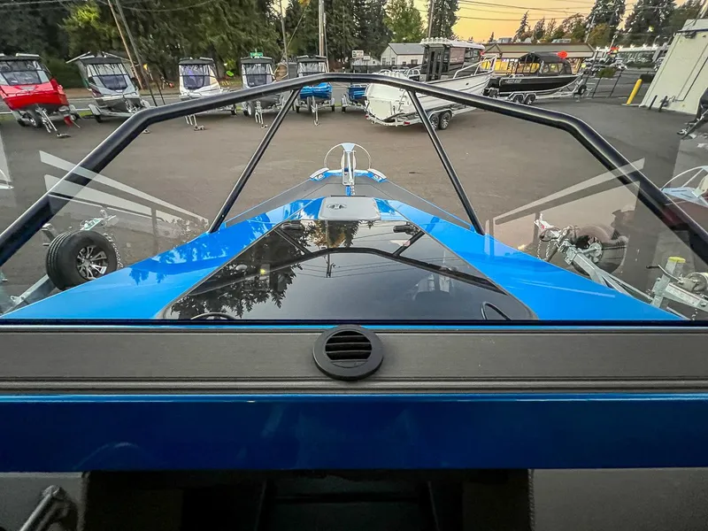 Slide: The Image of Stabi-Craft 2500 Ultracab XL 2026 - 8