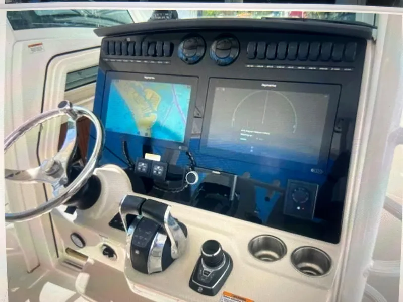 Slide: The Image of 16” Raymarine Axiom Electronics - 13