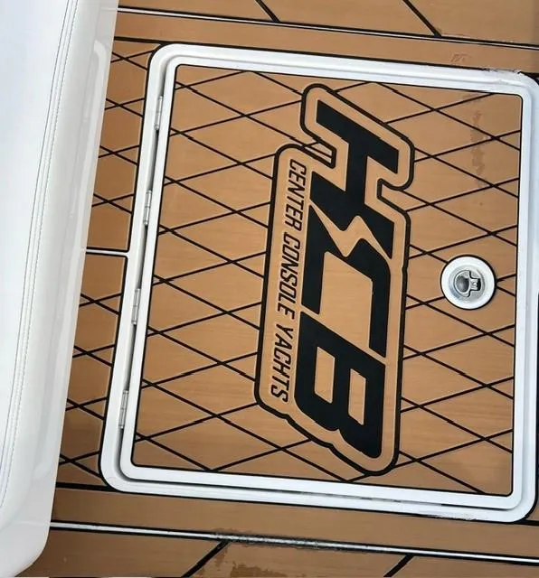 Slide: The Image of HCB 39 Speciale 2023 center console yacht deck hatch. - 4