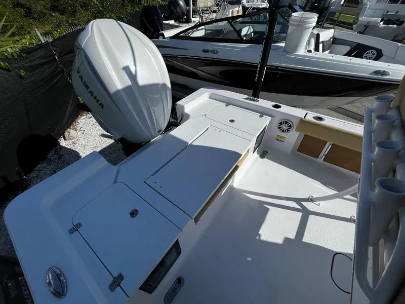 Slide: The Image of 2024 Sportsman Masters 247OE Bay Boat with Yamaha outboard engine. - 4