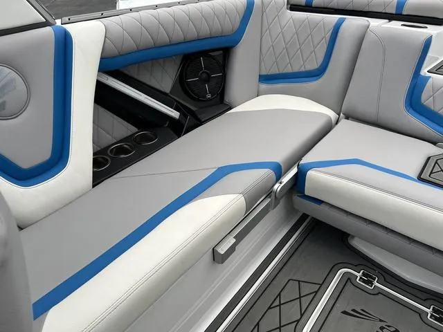 Slide: The Image of Tigé 23ZX 2021 - 11