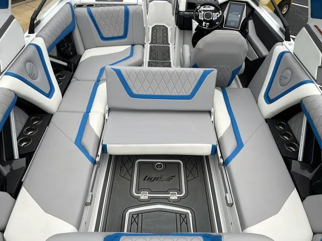 Slide: The Image of Tigé 23ZX 2021 - 12