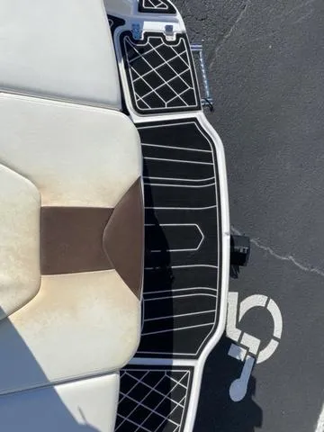 Slide: The Image of Chaparral H20 2012 - 17