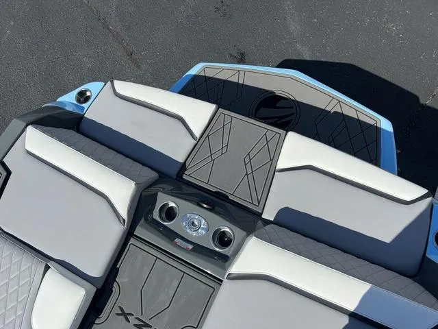 Slide: The Image of Tigé 24RZX 2023 - 14