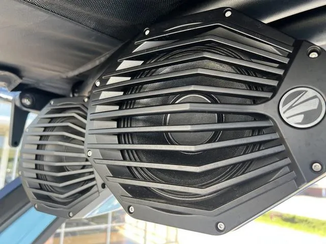 Slide: The Image of Tigé 24RZX 2023 - 17