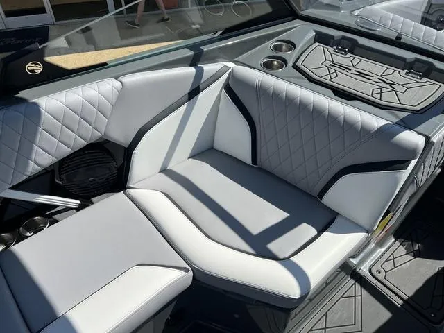 Slide: The Image of Tigé 24RZX 2023 - 20