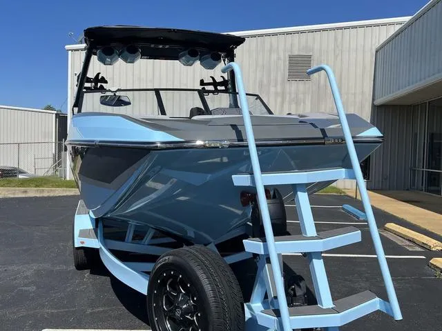 Slide: The Image of Tigé 24RZX 2023 - 4