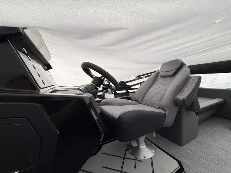 Slide: The Image of Veranda VX22RC 2027 - 1