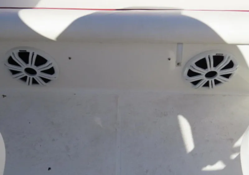 Slide: The Image of Speakers on a 2007 Challenger DDC 33 boat. - 14