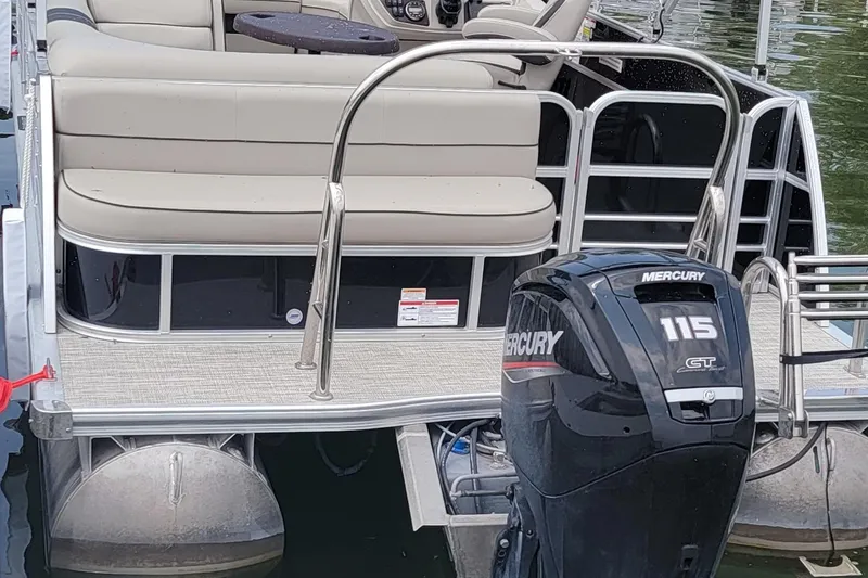 Slide: The Image of 2022 Berkshire 22CL2LE25 pontoon boat with Mercury 115 outboard motor. - 5