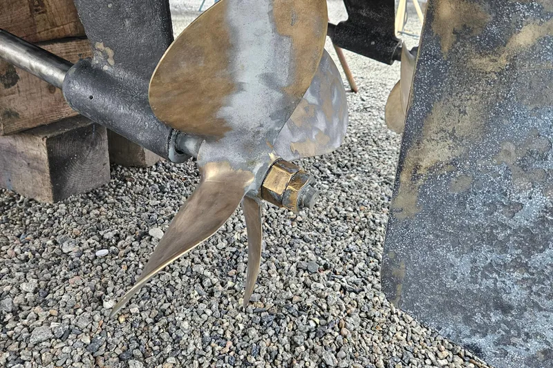 Slide: The Image of Propeller of 2008 Albemarle 31 boat on gravel surface. - 22