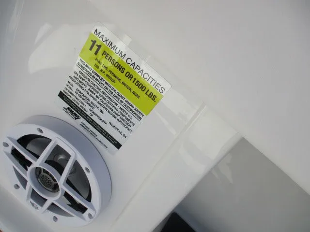 Slide: The Image of Chaparral 19 Ssi OB In Stock. Trailer Included 2024 - 16